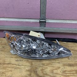 2005-2006 Toyota Camry Right Side Headlight DEPO 