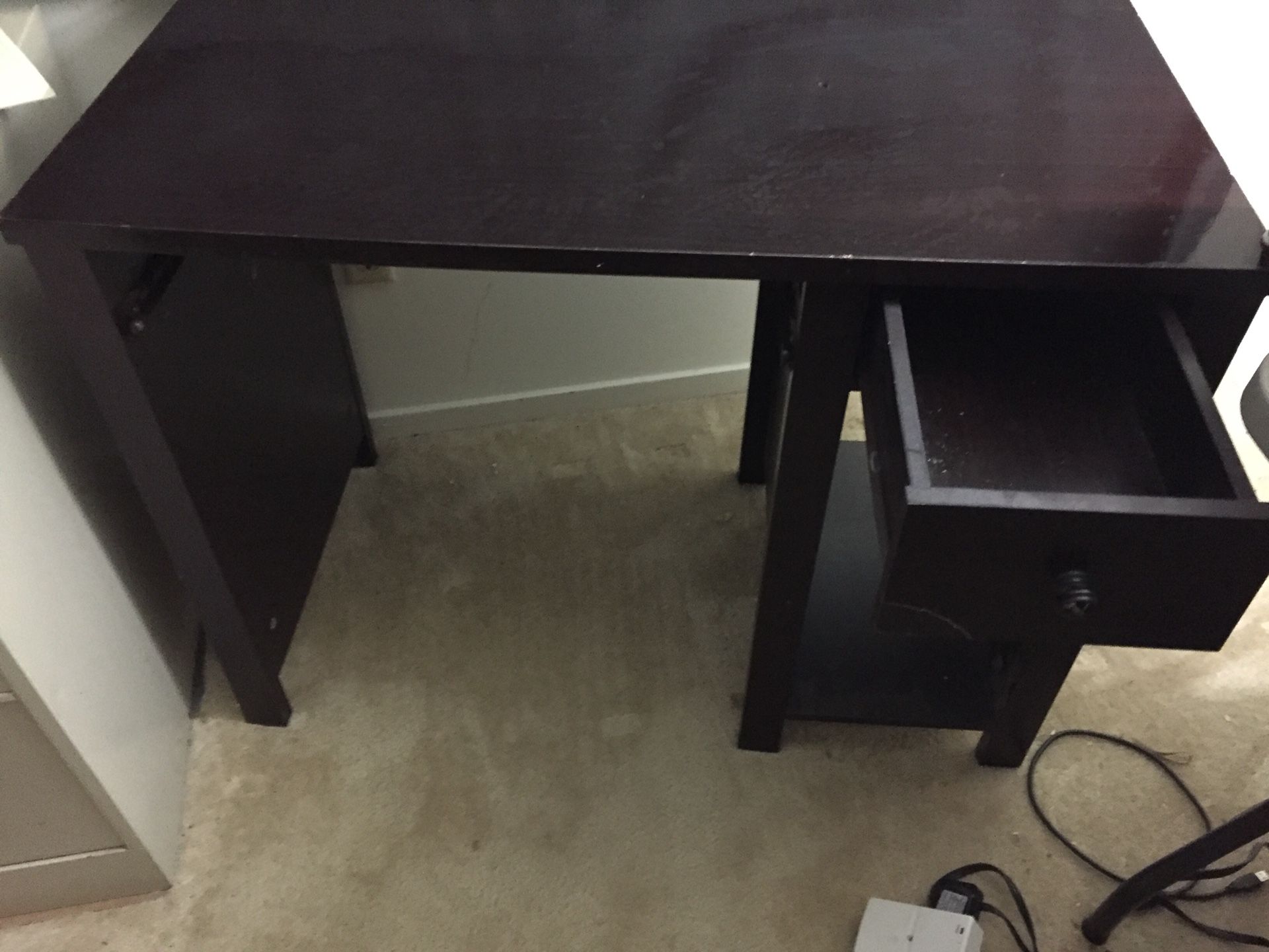 Nice looking black student desk - solid frame