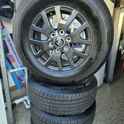 Bridgestone 245/70 R17 110T SL