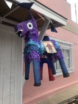 PIÑATAS, CANDY, CENTERPIECES ETC