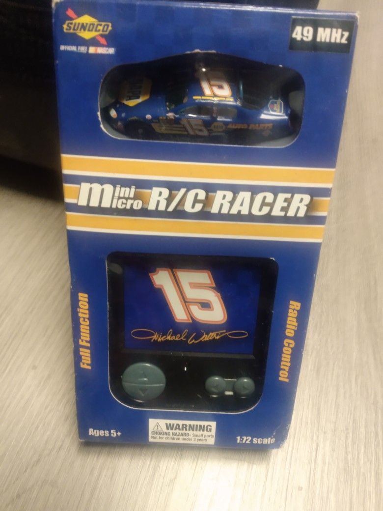 NEW Vintage Michael Waltrip Number 15 Remote Control Car