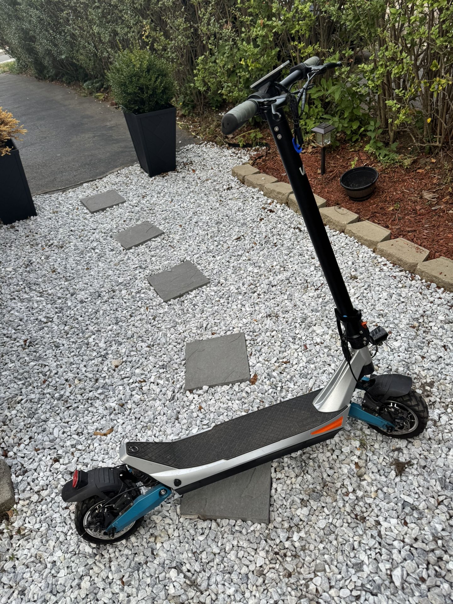 Varla Pegasus City Commuter Electric Scooter