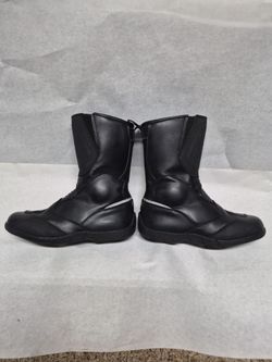 MC BOOTS LIGHTLY WORN SIZE 8