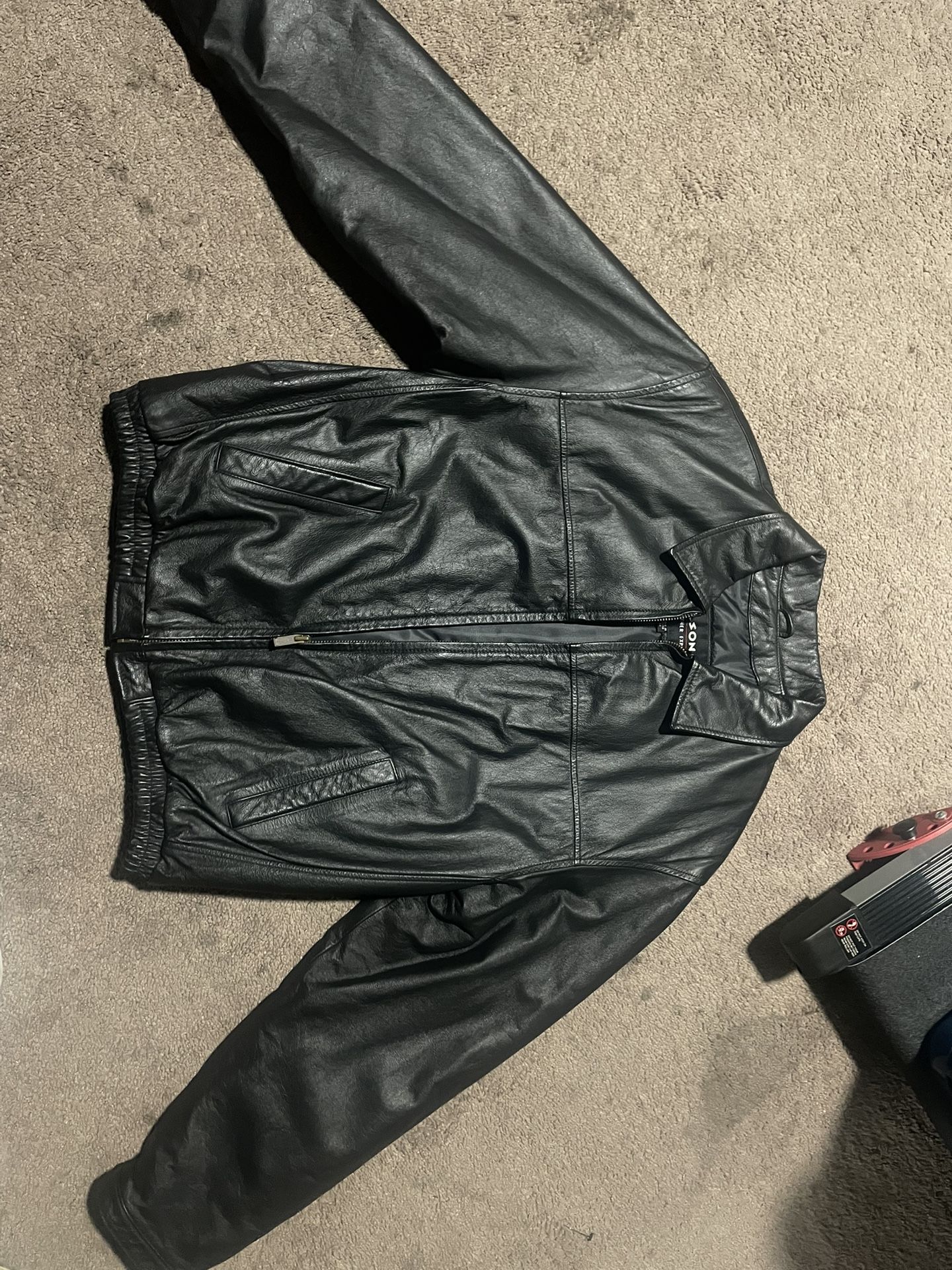 Medium Vintage WILSON’s LEATHER JACKET. 