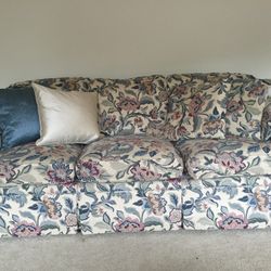 Nice Harden Sofa