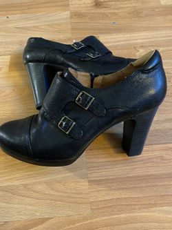 Clarks booties black leather ankle boots Size women’s 10 Great used condition