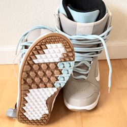 Brand New Vans Snowboard Boots 