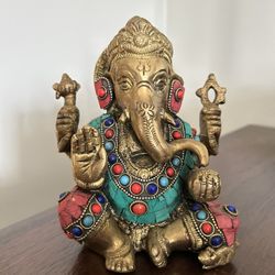 Ganesha statue with inlay work