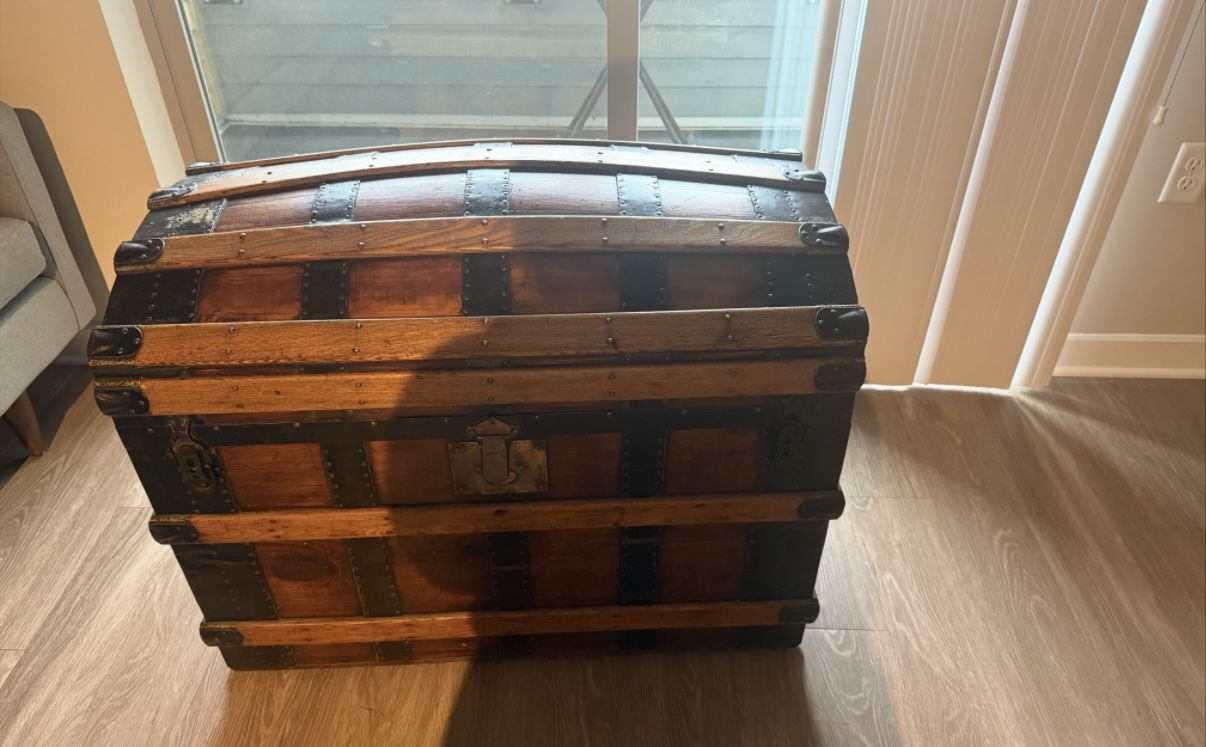 Dome Shape Vintage Trunk
