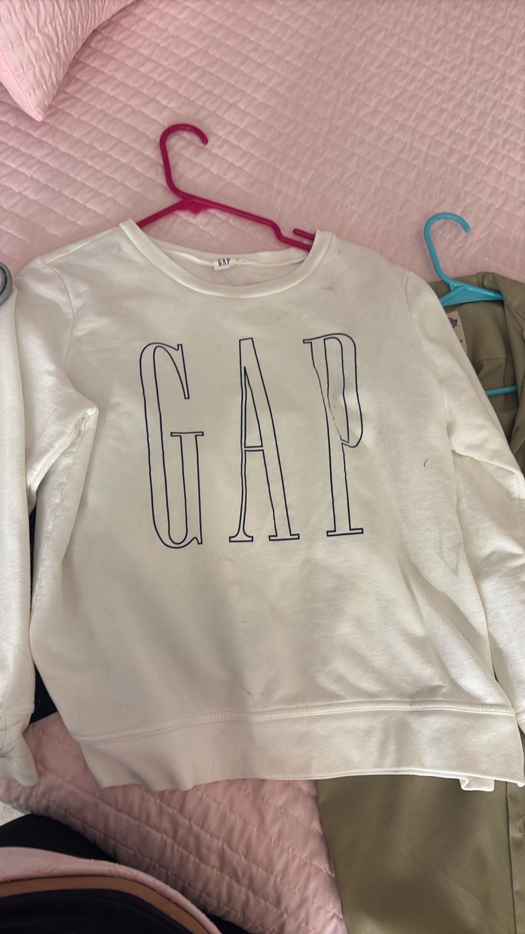 GAP SWEATSHIRT