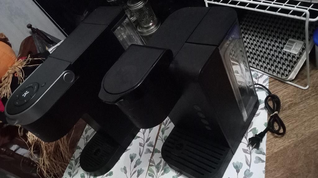 2 KEURIG s For $50. Work Perfect