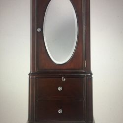 Like new, drawers and storage 