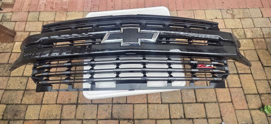 2019 -2022 Chevy 1500 Z71 Front Grille with Bowtie Emblem