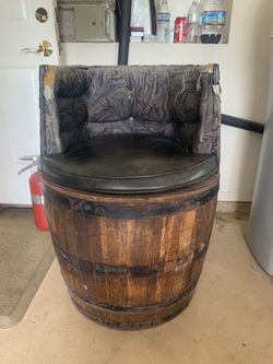 Barrel chair