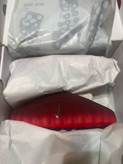 001 Red Nike Mind slide