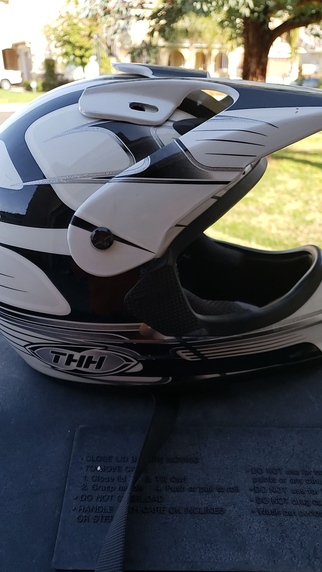 Motorcycle helmet