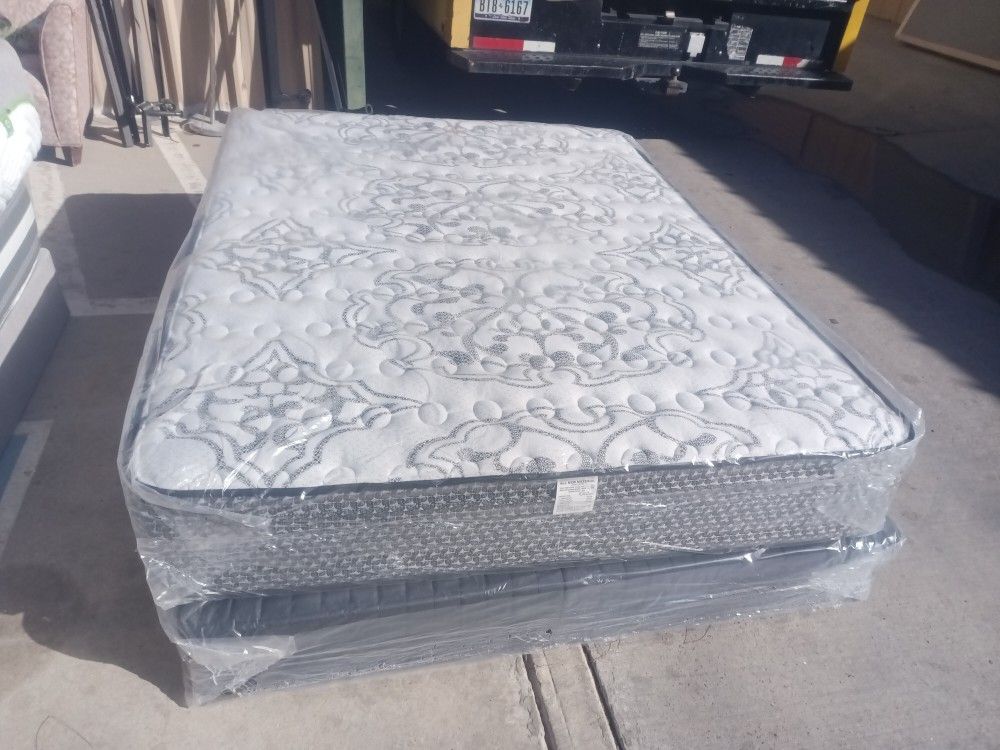 New Queen Pillowtop Mattress And Box Spring
