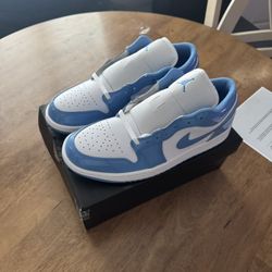 Jordan 1 Low SE Legend Blue Size 10.5 