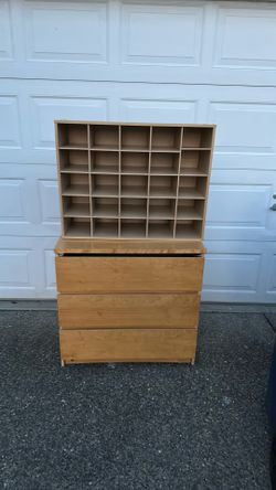 Free cubbies , chest