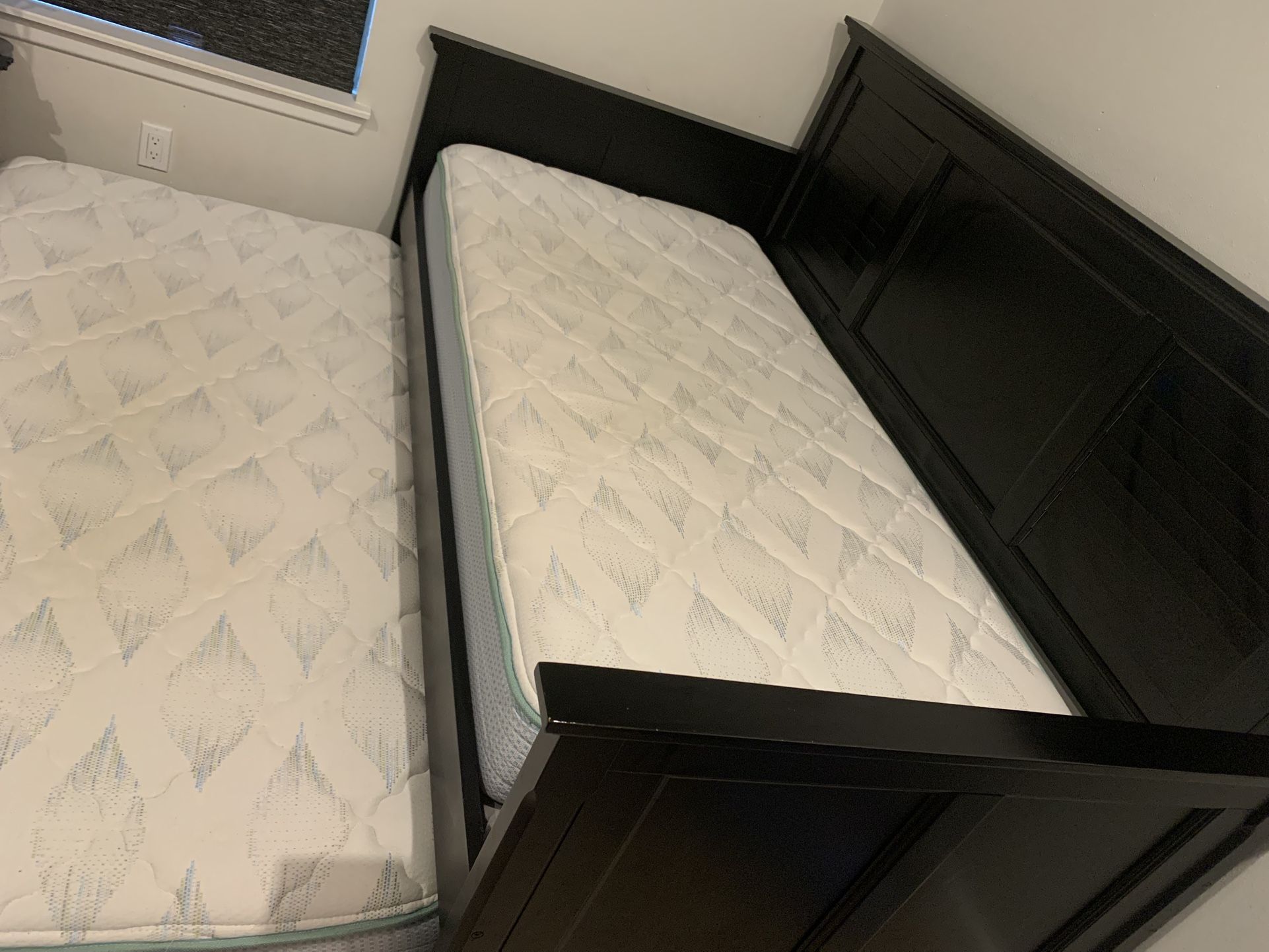 Black Wood Twin Trundle Bed
