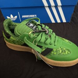 New! Minecraft Kids Shoes  Size 5