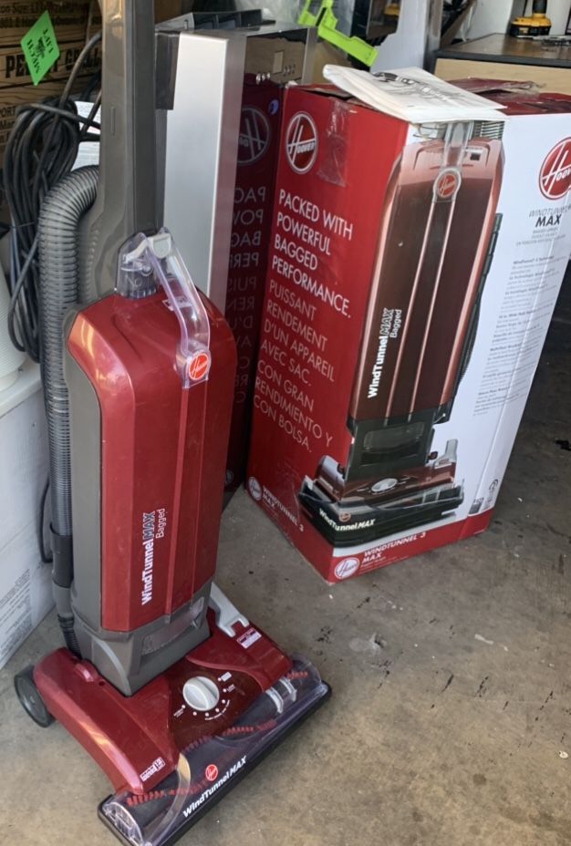 Hoover wind tunnel MAX bagged upright vacuum cleaner with HEPA media