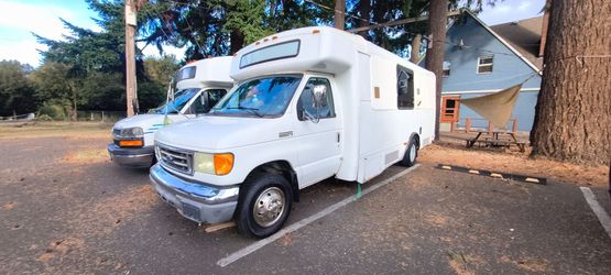 Rvs /shuttle bus
