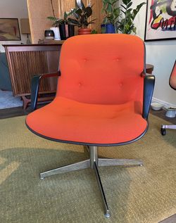 Mid Century Steelcase 451 Chair In Excellent Vintage Condition
