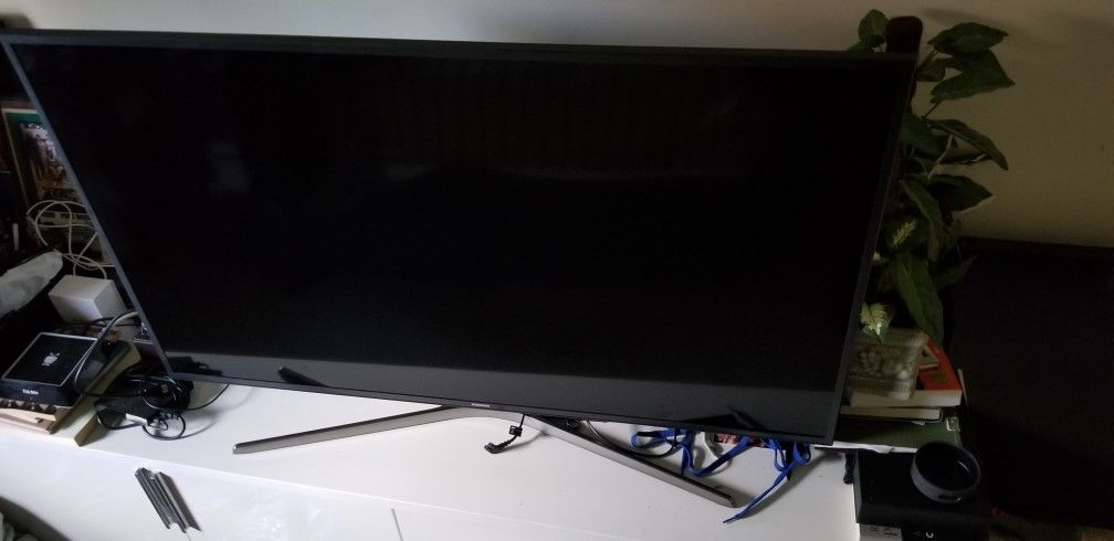 Brand new Samsung UN50MU6070 4k UHD 50" TV