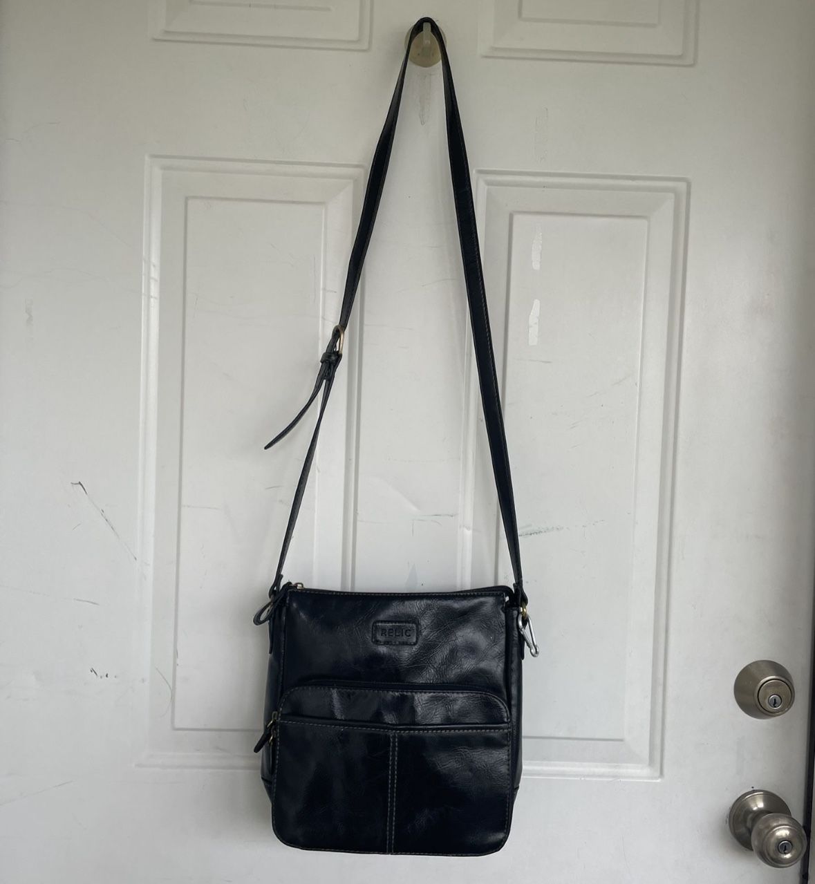 Relic by FOSSIL Black Leather Women’s Shoulder bag/Handbag