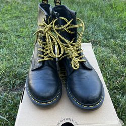 Dr  Martens