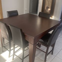 Dining table set