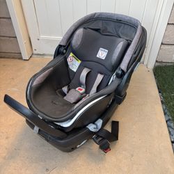Peg Perego Nido Car seat & Base
