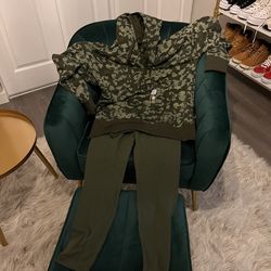 Women’s Camo Green Outfit Small 