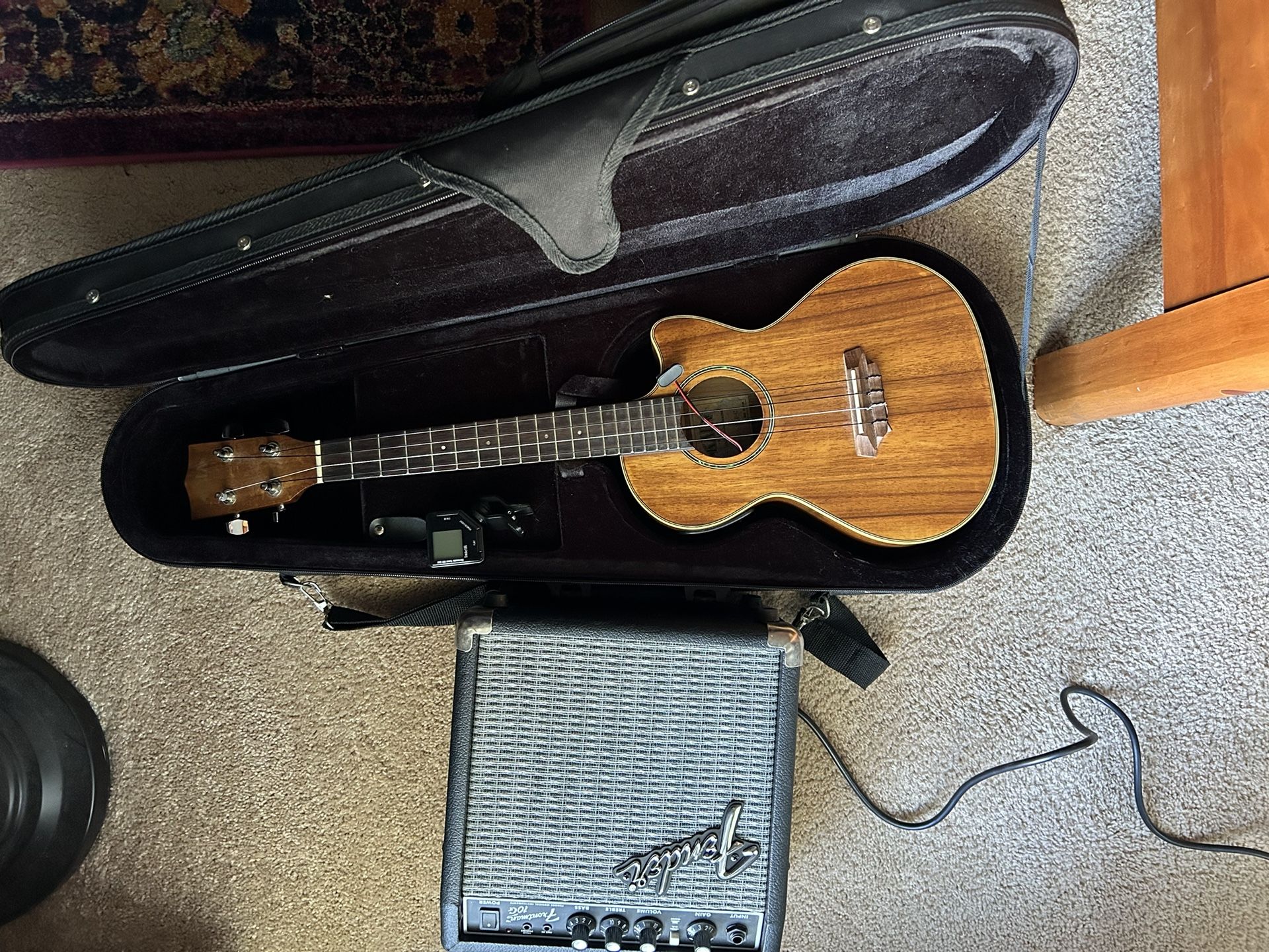 Kala Ukulele With Case, Tuner And Small Amp