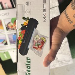 Master Life Vacuum Sealer – NEW in Box (Includes 10 Bags!) 