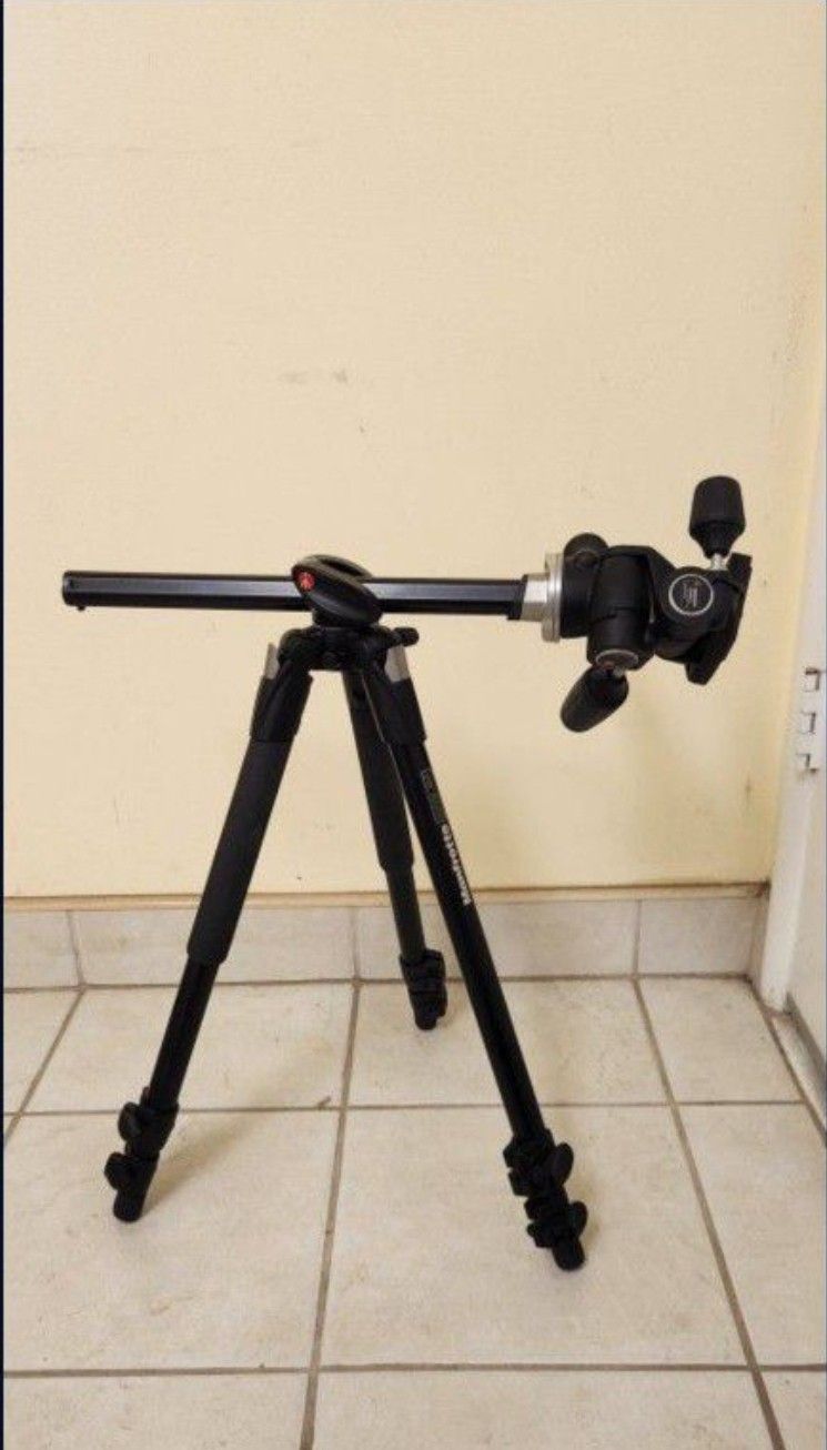 Manfrotto Tripod With Pan/Tilt Head