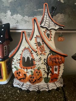Bluesky Clayworks Pumpkin Palace candle house