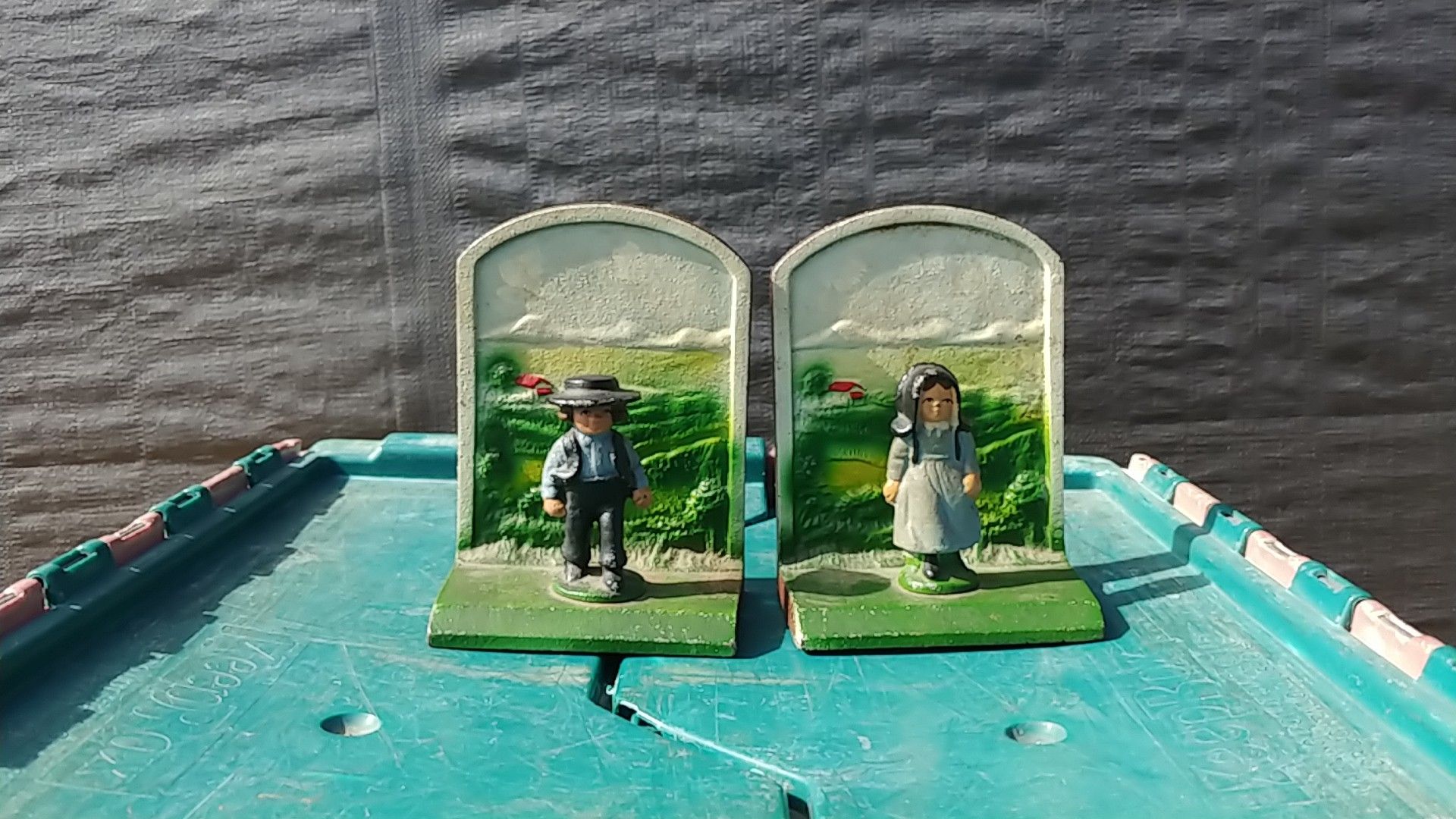 Amish Bookends