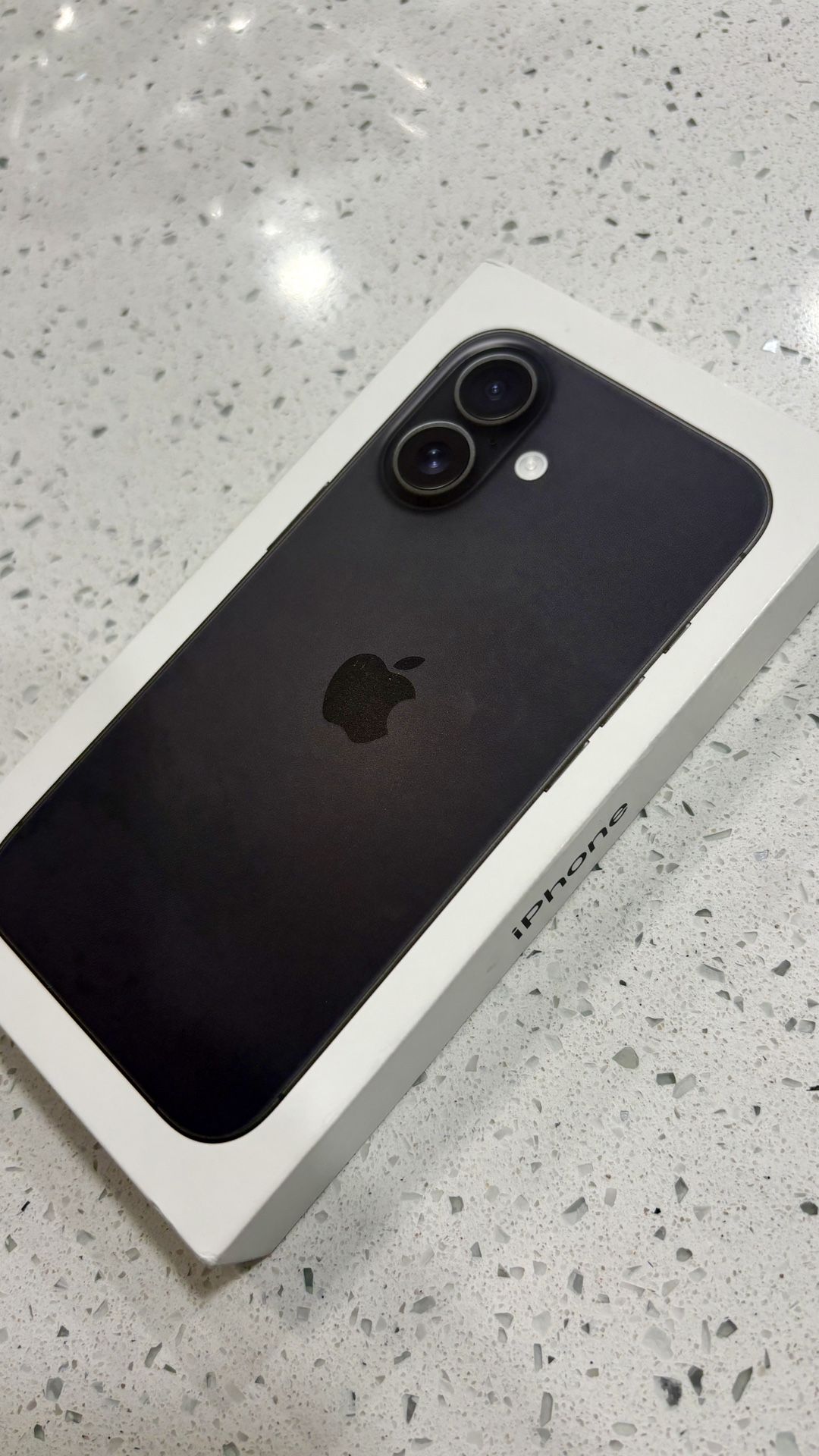 iPhone 16 (Unlocked)