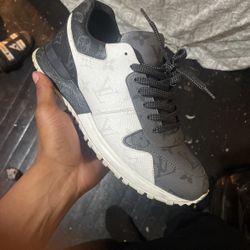 Louis Vuitton Size 5