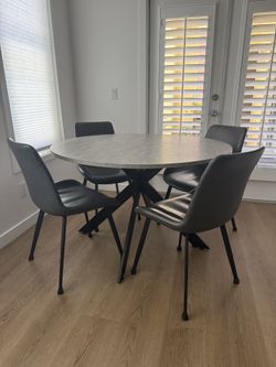 Round Dining Table Set (Table, 4 Chairs)