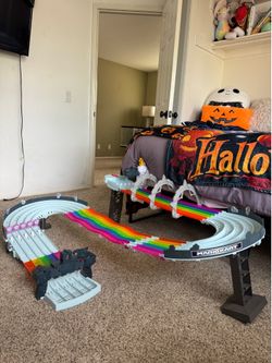 ot Wheels Mario Kart Rainbow Road Raceway Set