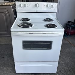 Whirlpool Electric Range Works Great 👌 Located In Spanaway Wa 
