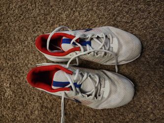 Nike Sneakers Grey With Blue Size 6