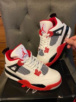 Jordan 4 Fire Red Size 7 Men’s
