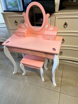 Cómoda para niña