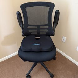 Office Chair (includes cushion and mat)
