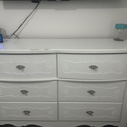 White 6-Drawer Dresser & Desk 