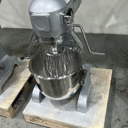 ChefAsst CA-MX20C 20L 3-Speed 1 1/2 HP Planetary Stand Mixer with Guard & Standard Accessories